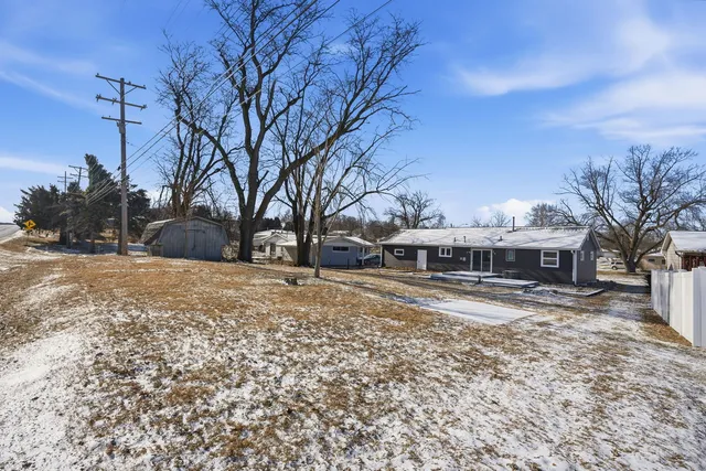 $180,000 | 1237 Hilltop Drive, Milan, IL 61264