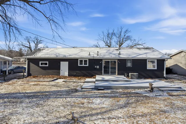 $180,000 | 1237 Hilltop Drive, Milan, IL 61264