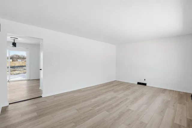 $180,000 | 1237 Hilltop Drive, Milan, IL 61264