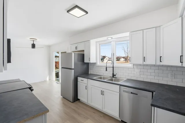 $180,000 | 1237 Hilltop Drive, Milan, IL 61264