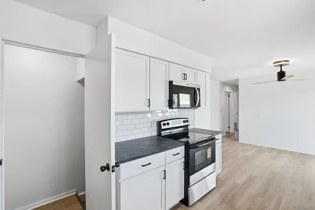 $180,000 | 1237 Hilltop Drive, Milan, IL 61264