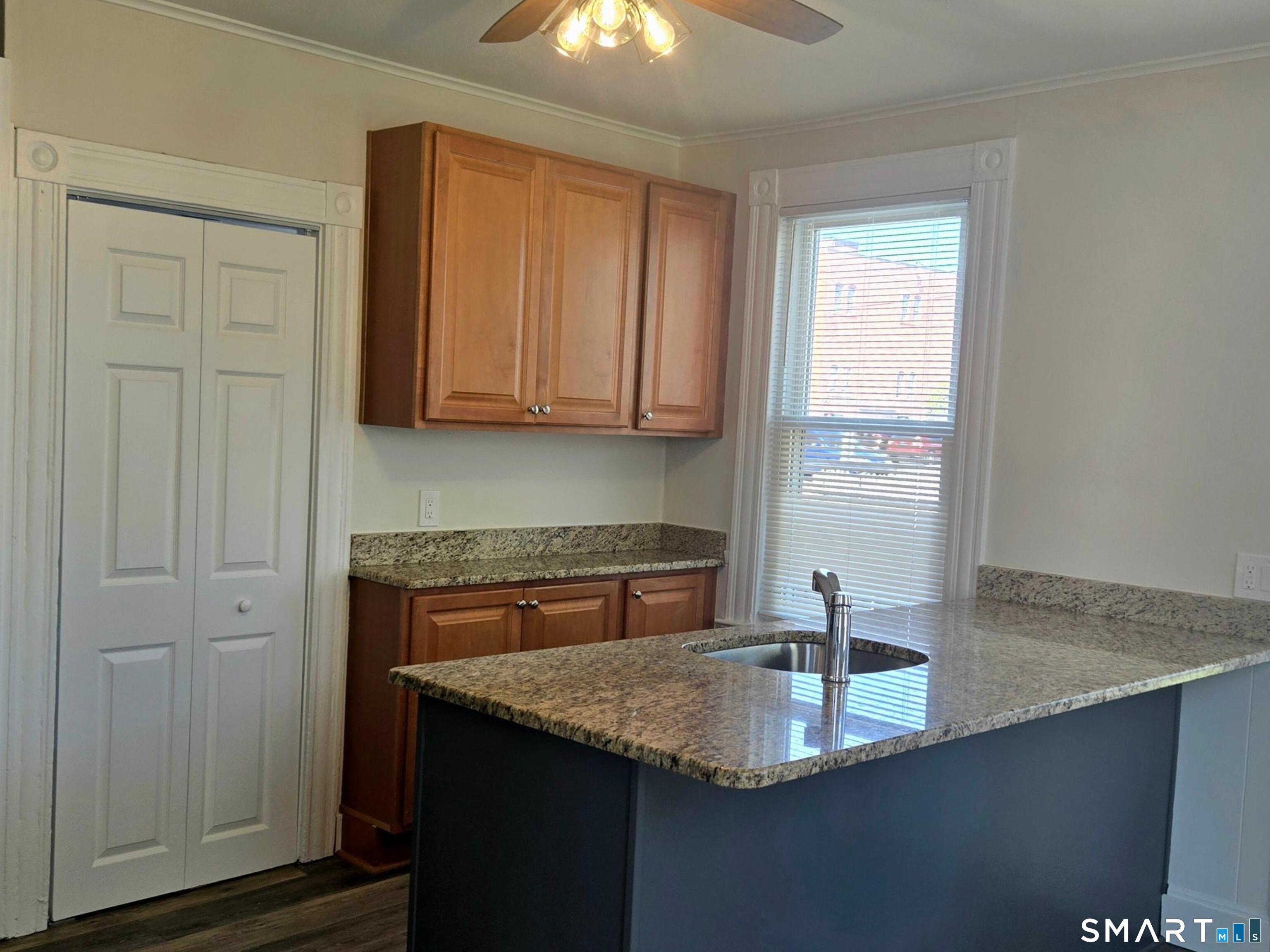 27 Maple Street, Unit 27 Manchester, CT 06040 - Photo 12 of 20