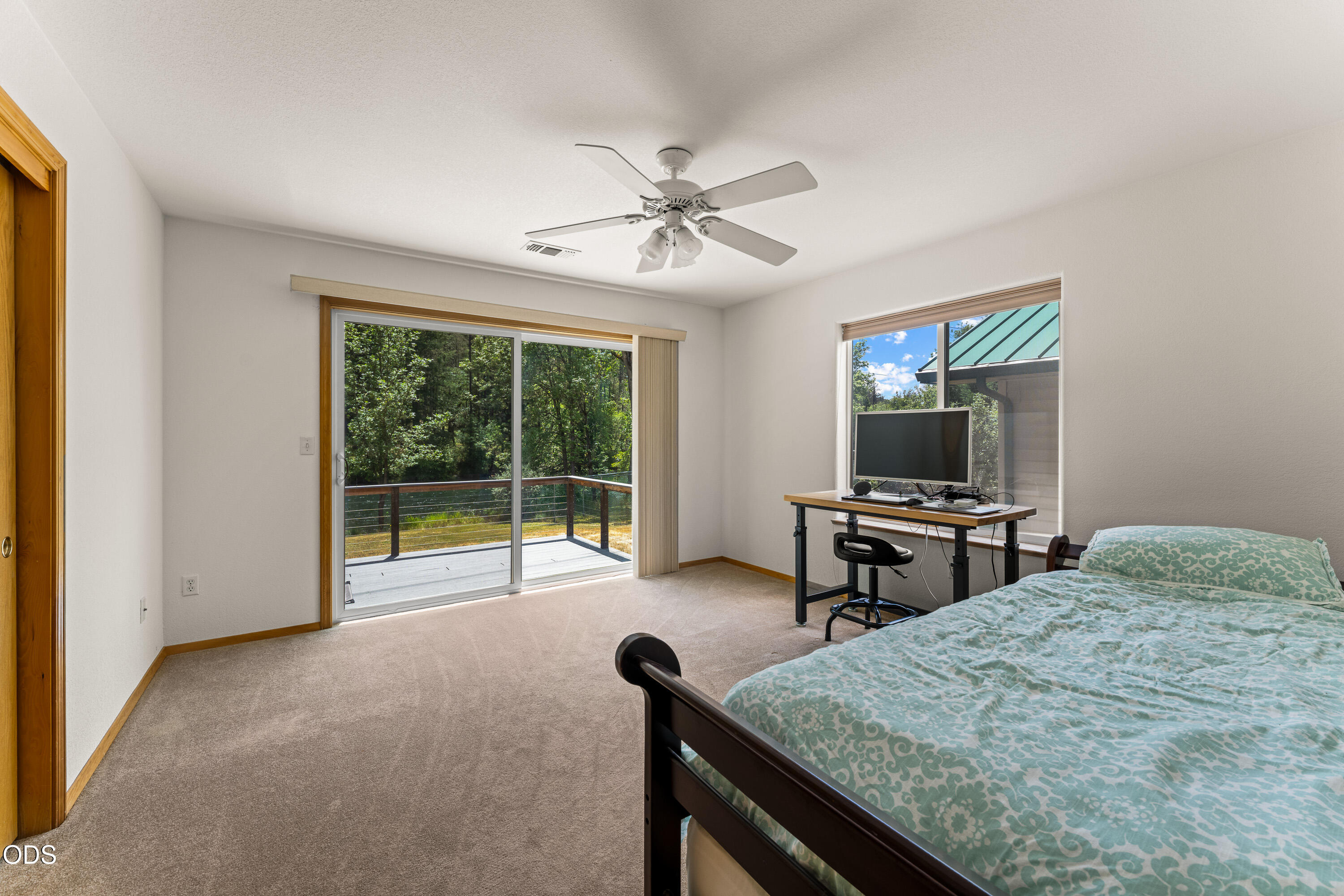 26268 Highway 62 Trail, OR 97541 - Photo 15 of 32