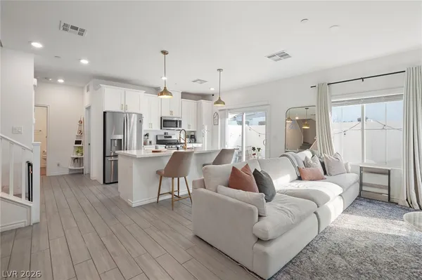 $2,350 | 219 Cordelia Cove Avenue, Unit 514, Henderson, NV 89011