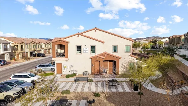 $2,350 | 219 Cordelia Cove Avenue, Unit 514, Henderson, NV 89011