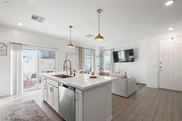 $2,350 | 219 Cordelia Cove Avenue, Unit 514, Henderson, NV 89011