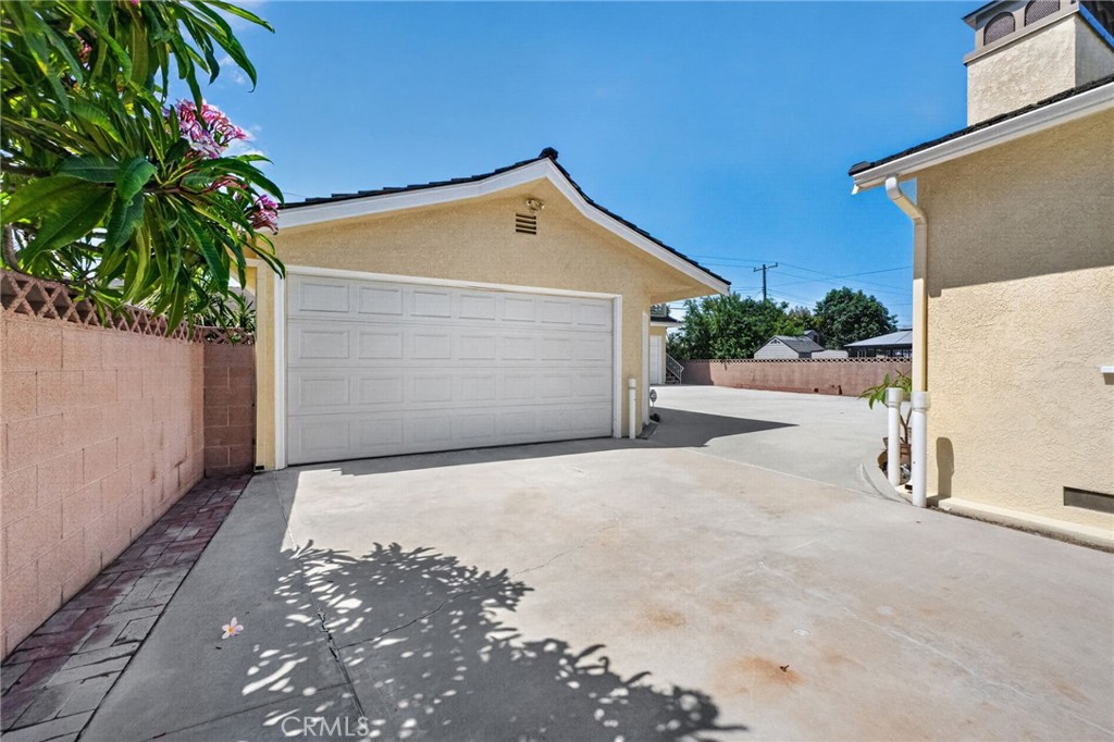 9470-9472 Foster Road Bellflower, CA 90706 - Photo 31 of 61 two car garage