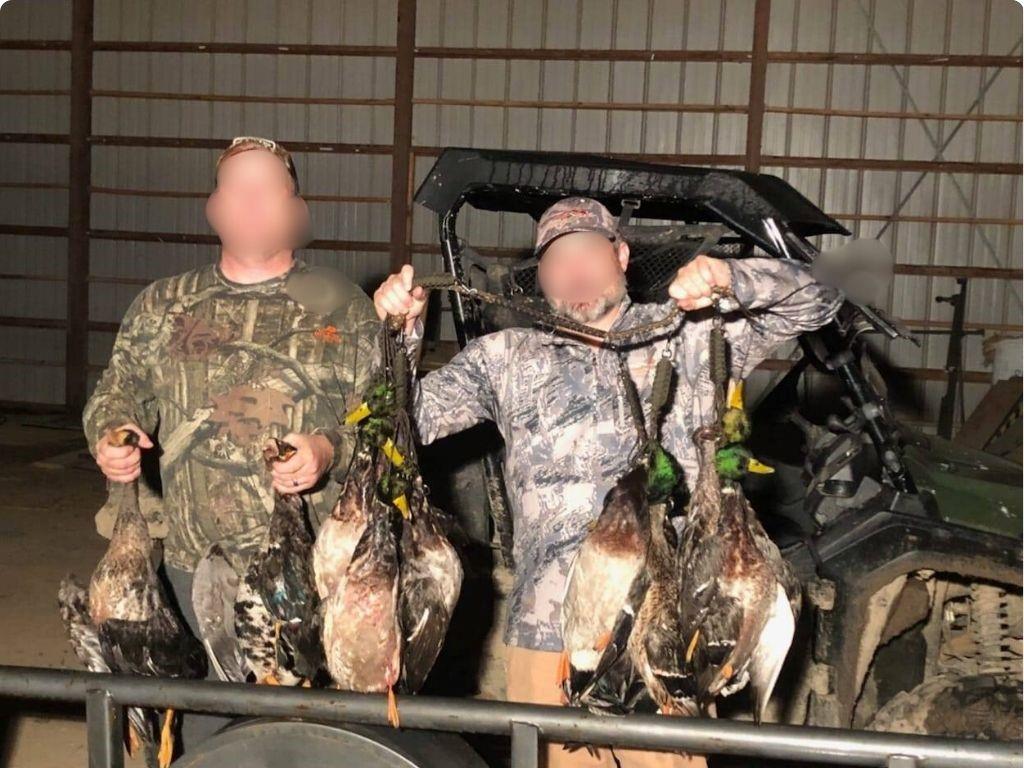 9434 33 N Highway Roe, AR 72134 - Photo 28 of 39 a close view of light fixtures