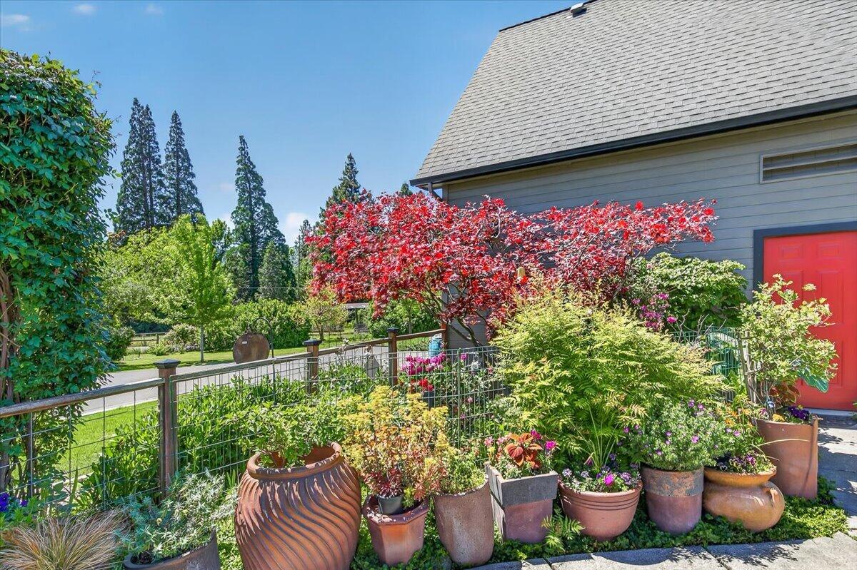 39 East Valley View Road Ashland, OR 97520 - Photo 13 of 73 19-18