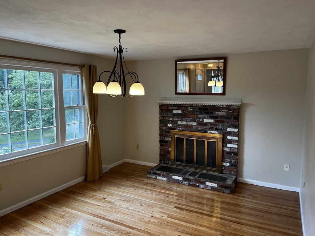 24 Pontiac Road Walpole, MA 02081 - Photo 15 of 25