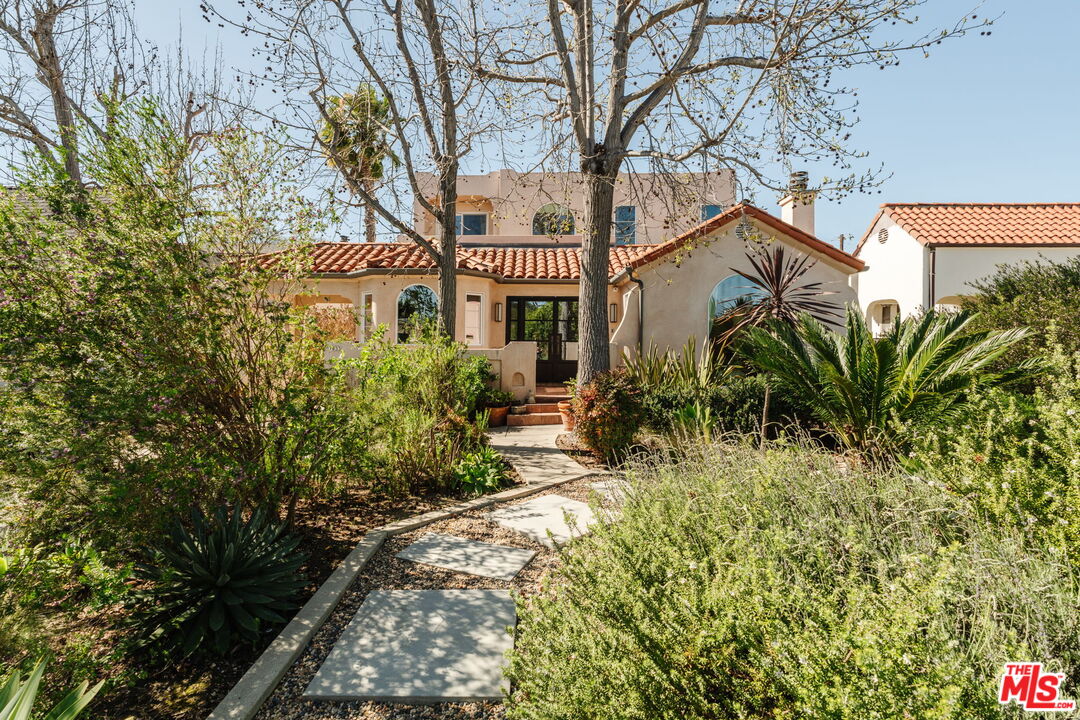 1633 Hi Point Street Los Angeles, CA 90035 - Photo 1 of 60