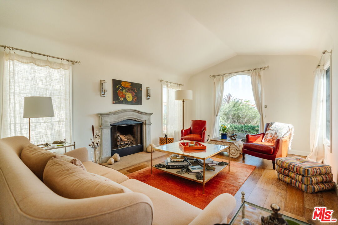 1633 Hi Point Street Los Angeles, CA 90035 - Photo 16 of 60