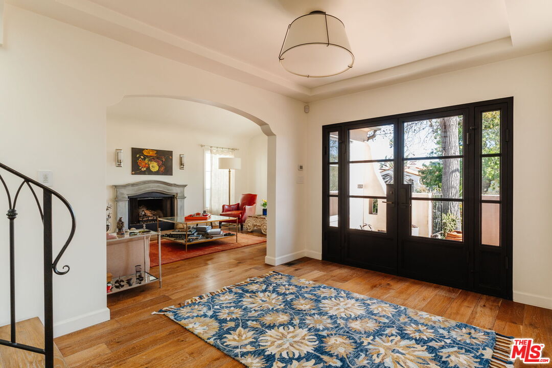 1633 Hi Point Street Los Angeles, CA 90035 - Photo 17 of 60