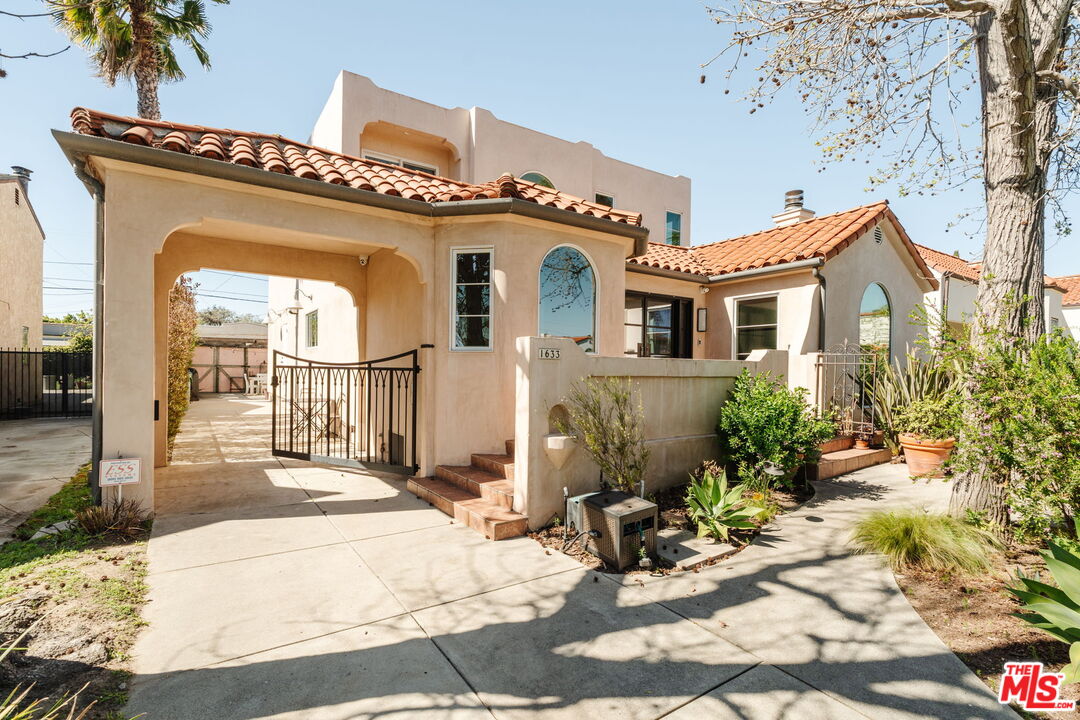 1633 Hi Point Street Los Angeles, CA 90035 - Photo 2 of 60
