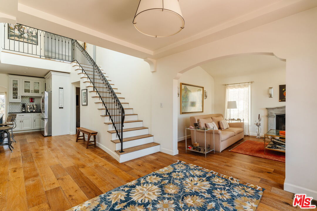 1633 Hi Point Street Los Angeles, CA 90035 - Photo 9 of 60