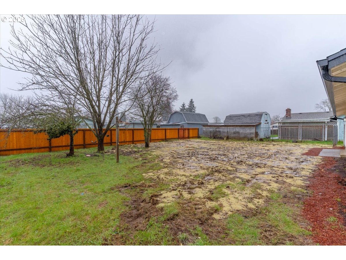 2440 South Second Street Lebanon, OR 97355 - Photo 26 of 31