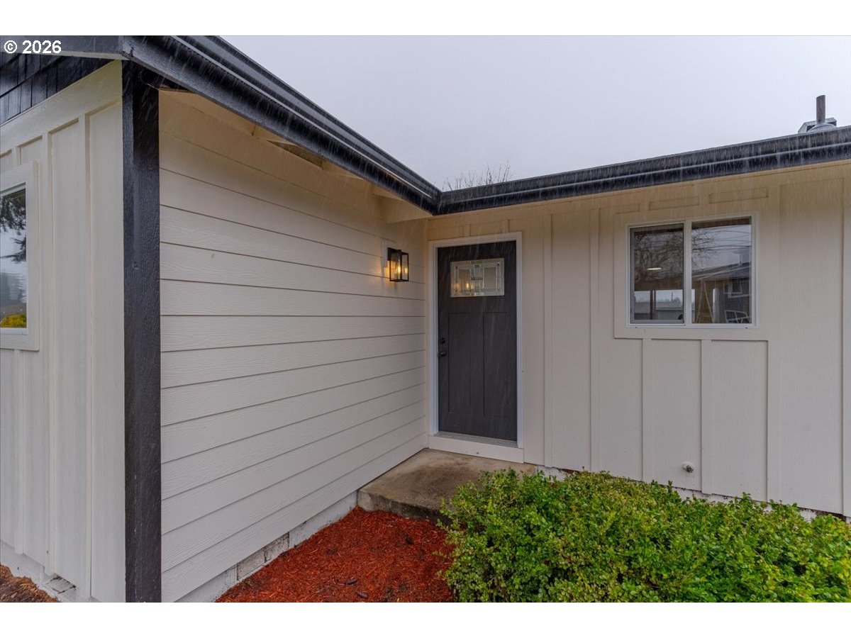 2440 South Second Street Lebanon, OR 97355 - Photo 4 of 31