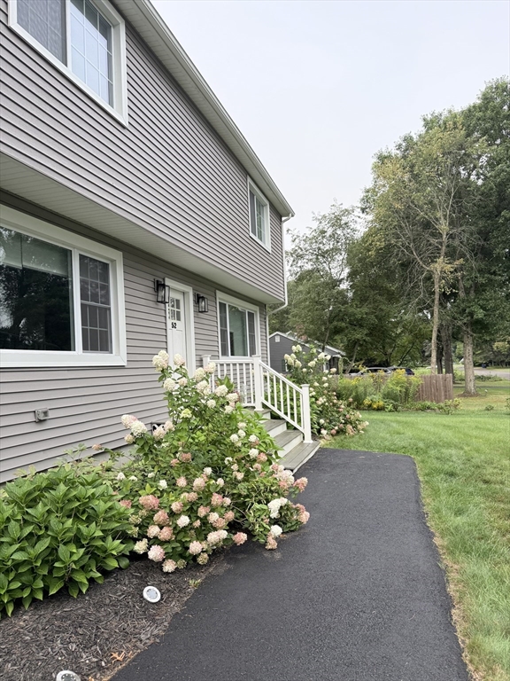 52 Stagecoach Road Amherst, MA 01002 - Photo 2 of 28 Gallery Image 2