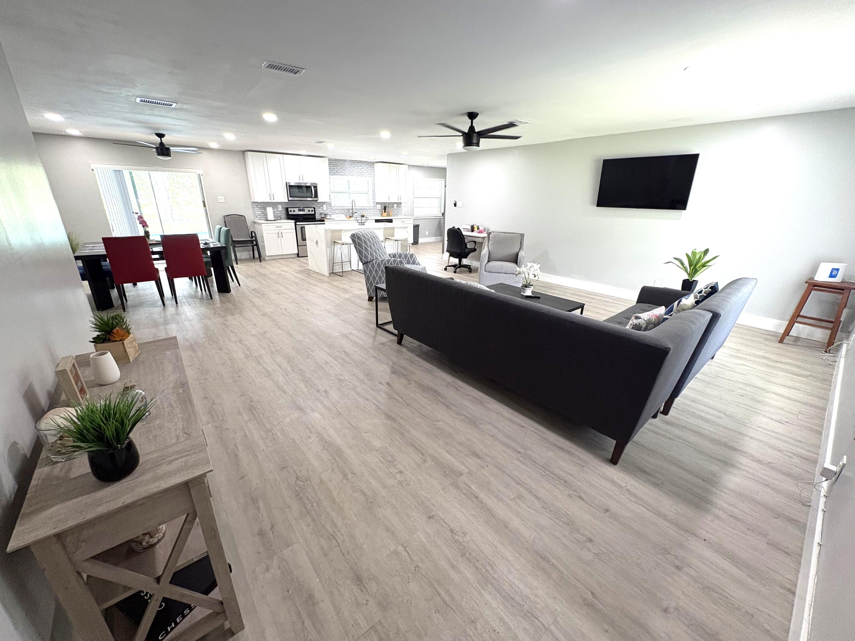 1401 Northwest 75th Terrace Plantation, FL 33313 - Photo 4 of 35 4
