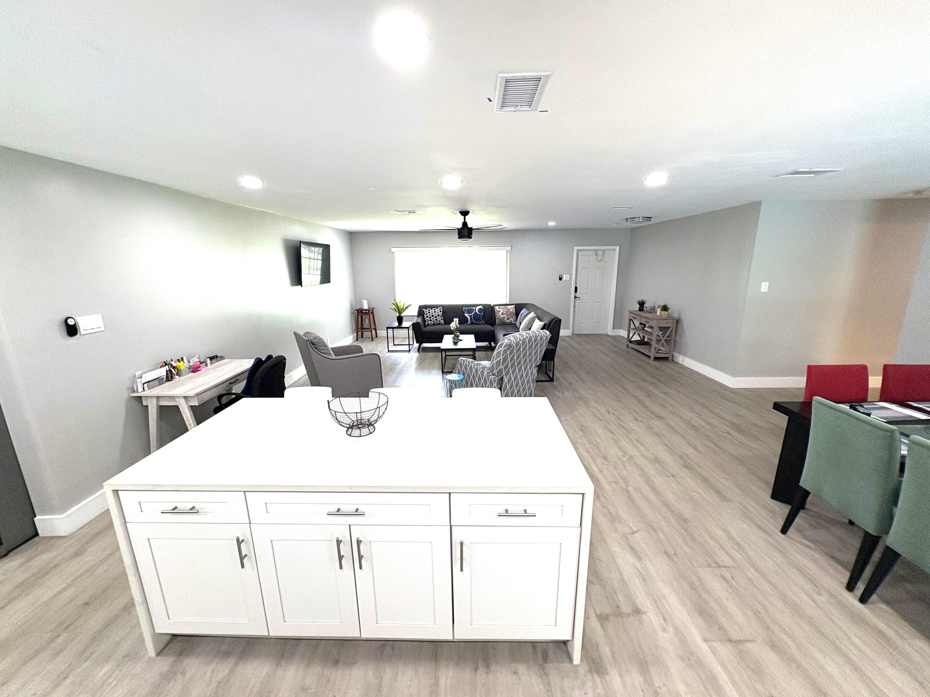 1401 Northwest 75th Terrace Plantation, FL 33313 - Photo 5 of 35 5