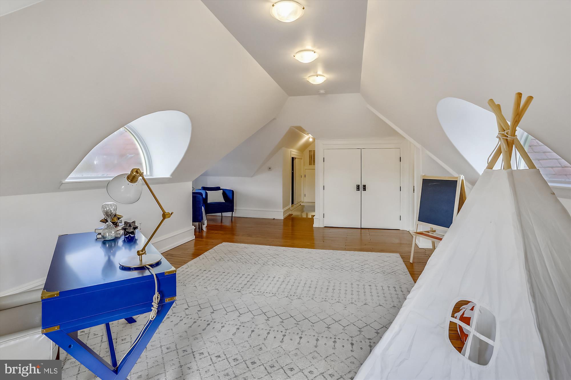 5417 Mohican Road Bethesda, MD 20816 - Photo 61 of 100 a living room with furniture and a wooden floor