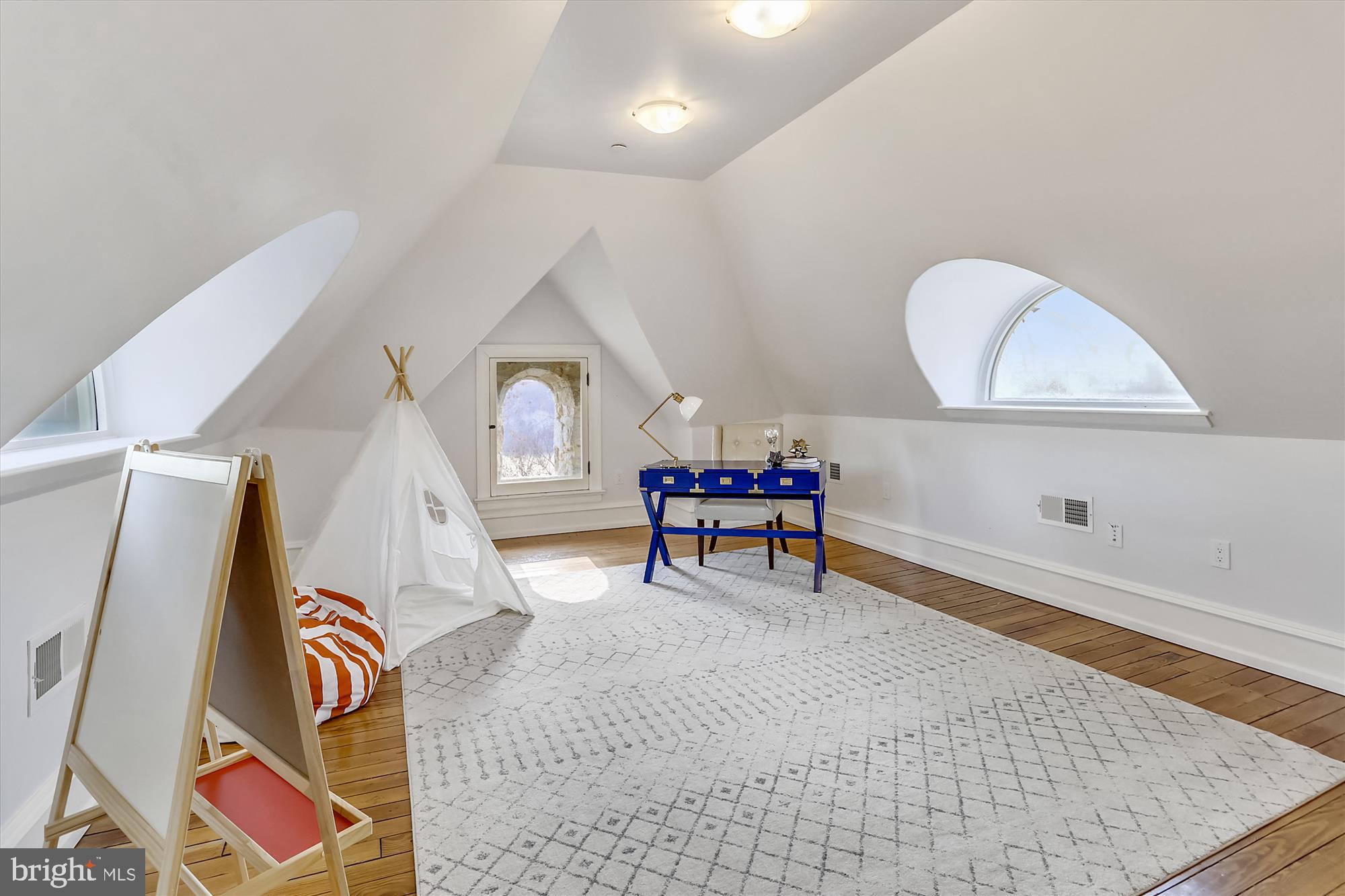 5417 Mohican Road Bethesda, MD 20816 - Photo 66 of 100 a living room with furniture and a wooden floor