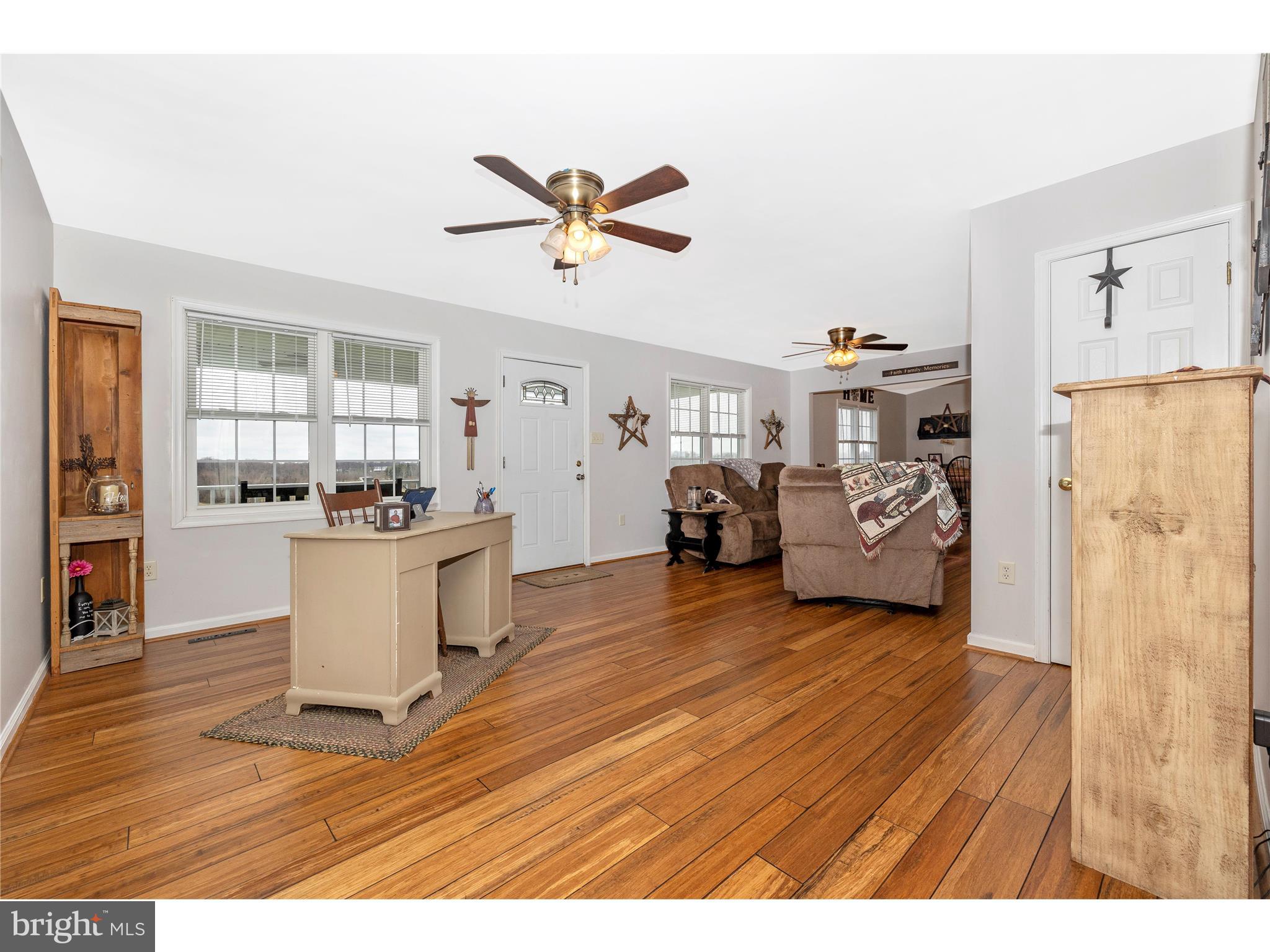 12633 Claybaugh Road Keymar, MD 21757 - Photo 6 of 63 Living Room
