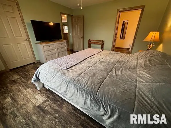 $169,900 | 207 West Grand Avenue, Modesto, IL 62667