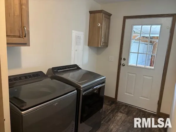 $169,900 | 207 West Grand Avenue, Modesto, IL 62667