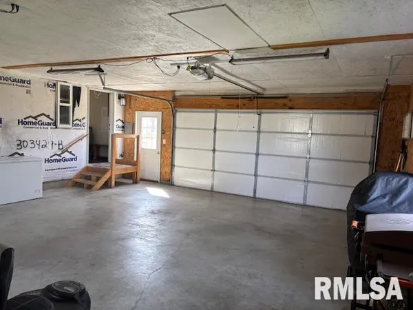 $169,900 | 207 West Grand Avenue, Modesto, IL 62667