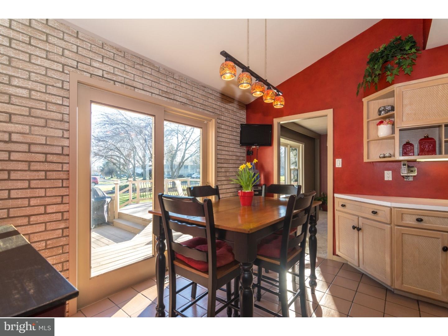 17 Karen Road Southampton, PA 18966 - Photo 8 of 25 Breakfast Room