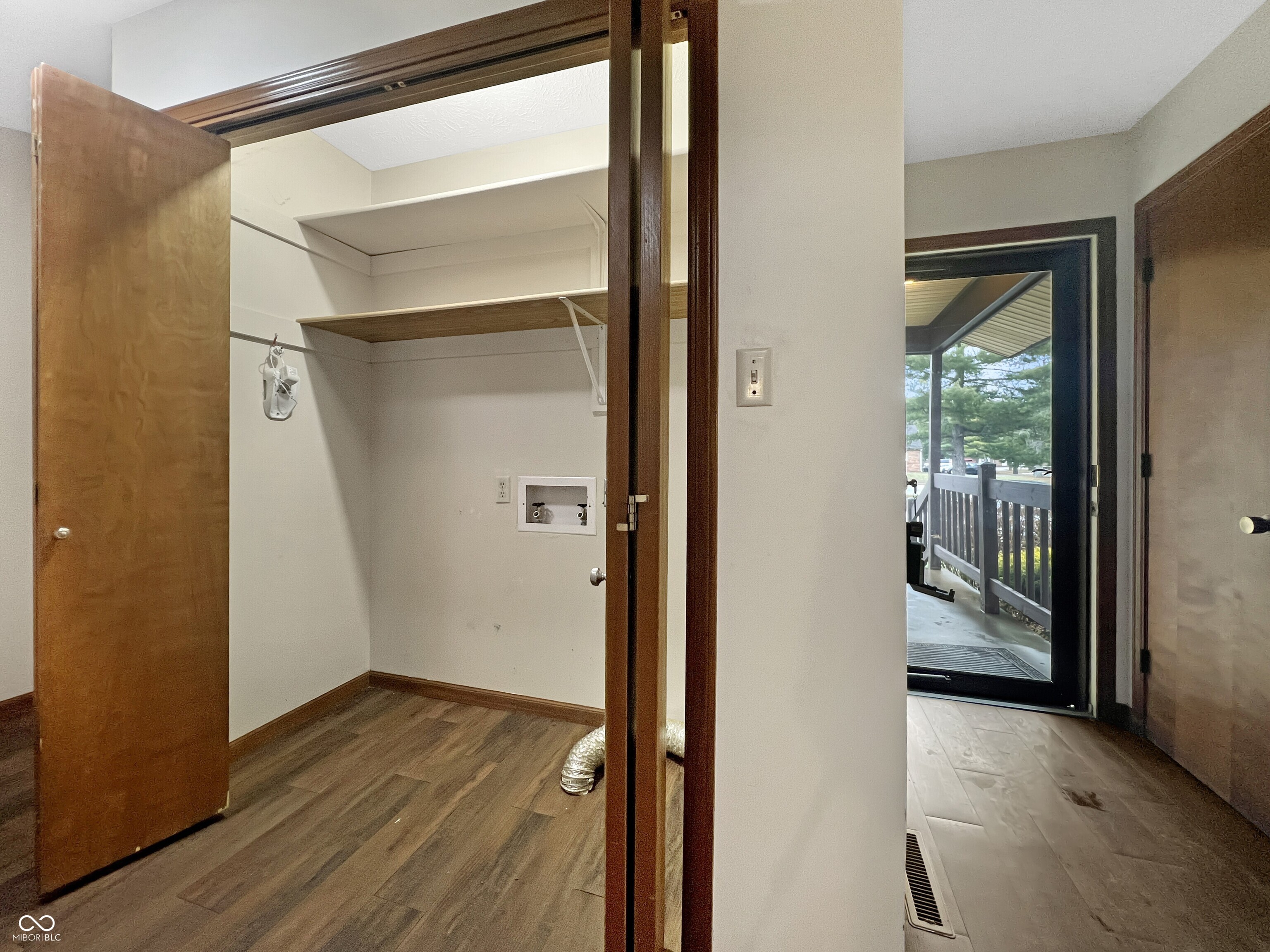 3830 Peppertree Lane Columbus, IN 47203 - Photo 2 of 19