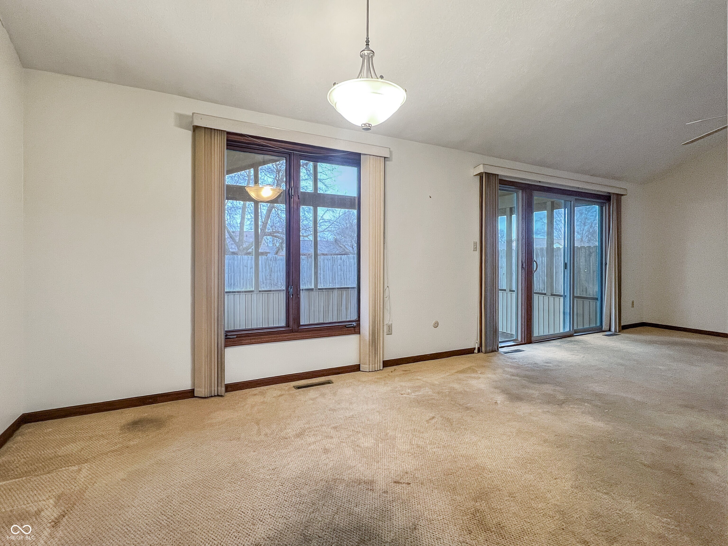 3830 Peppertree Lane Columbus, IN 47203 - Photo 7 of 19