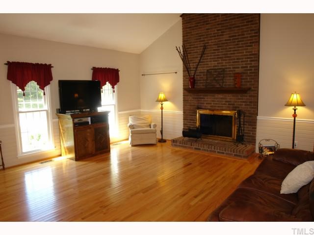 7312 Valleycross Circle Raleigh, NC 27615 - Photo 3 of 12