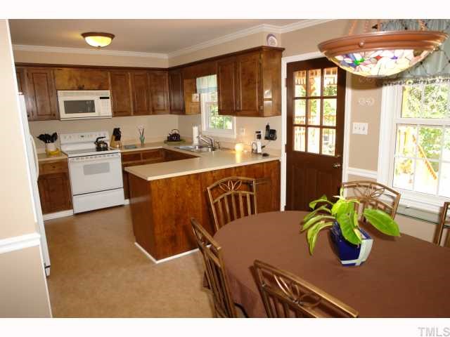 7312 Valleycross Circle Raleigh, NC 27615 - Photo 4 of 12
