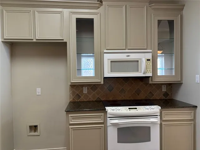 $2,800 | 15325 Dasmarinas Drive, Corpus Christi, TX 78418