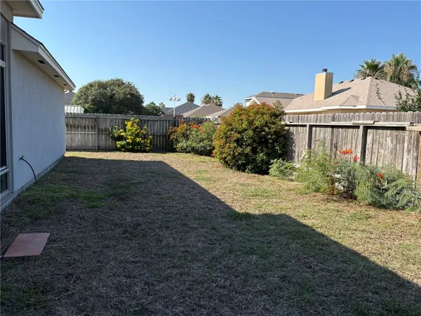 $2,800 | 15325 Dasmarinas Drive, Corpus Christi, TX 78418