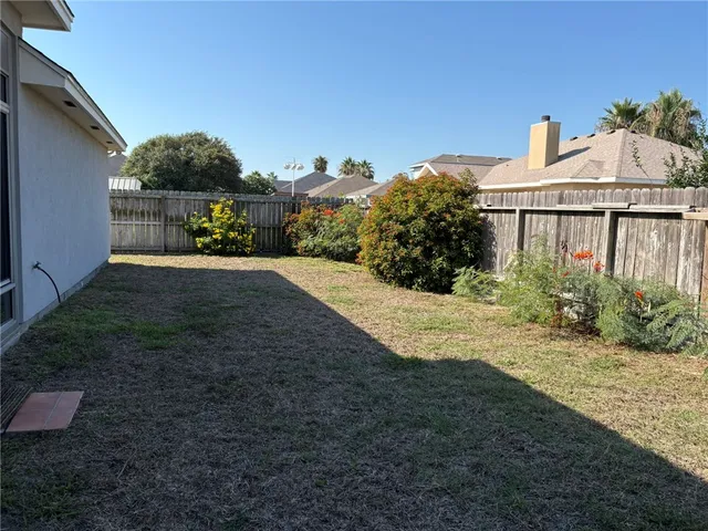 $2,800 | 15325 Dasmarinas Drive, Corpus Christi, TX 78418