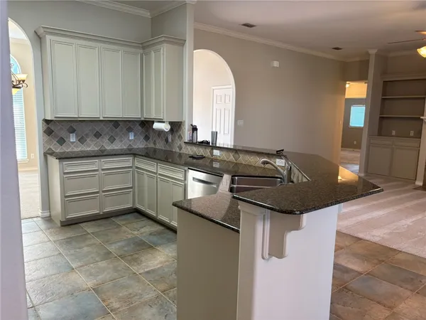 $2,800 | 15325 Dasmarinas Drive, Corpus Christi, TX 78418