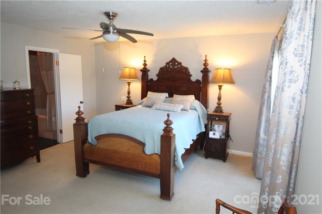 5809 Sharon Road, Unit A Charlotte, NC 28210 - Photo 12 of 28 Gallery Image 12