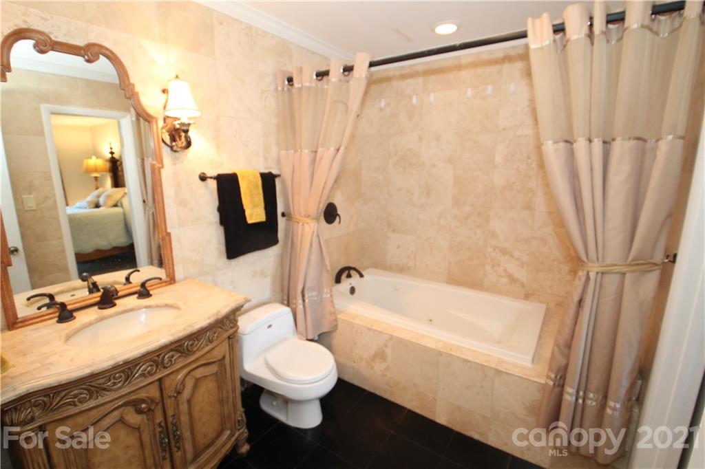 5809 Sharon Road, Unit A Charlotte, NC 28210 - Photo 16 of 28 Gallery Image 16