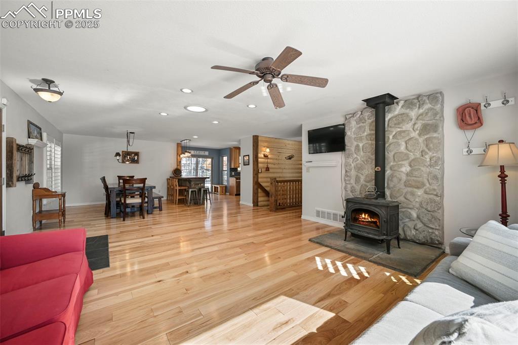 284 County Road 511 Divide, CO 80814 - Photo 8 of 49 a living room with furniture and kitchen view