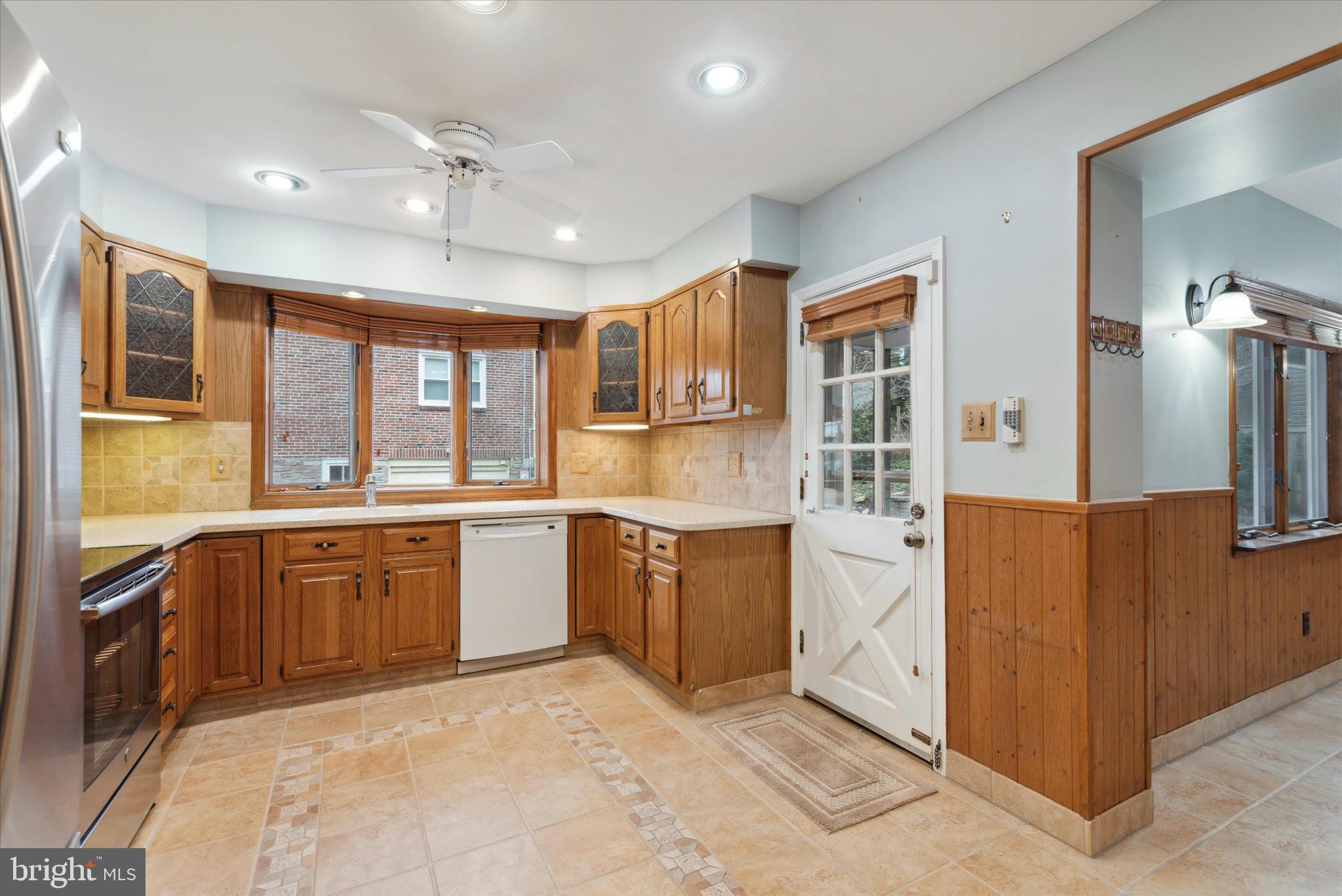 1119 Ashbourne Road Cheltenham, PA 19012 - Photo 18 of 47 Kitchen