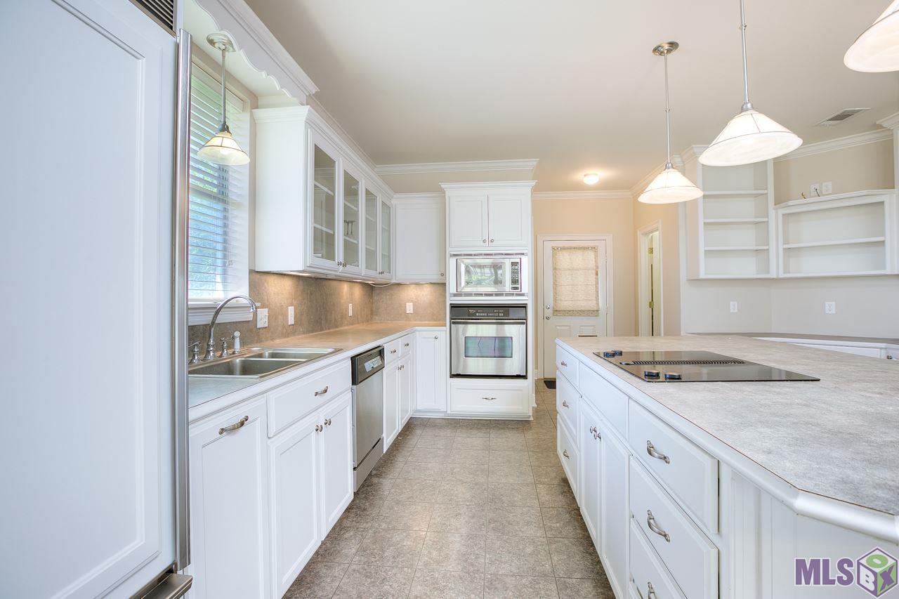 17428 Summerfield Road North Prairieville, LA 70769 - Photo 17 of 29 Kitchen