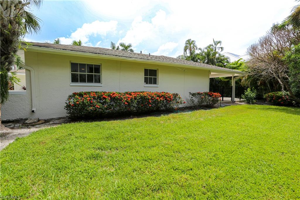 2901 Crayton Road Naples, FL 34103 - Photo 22 of 50