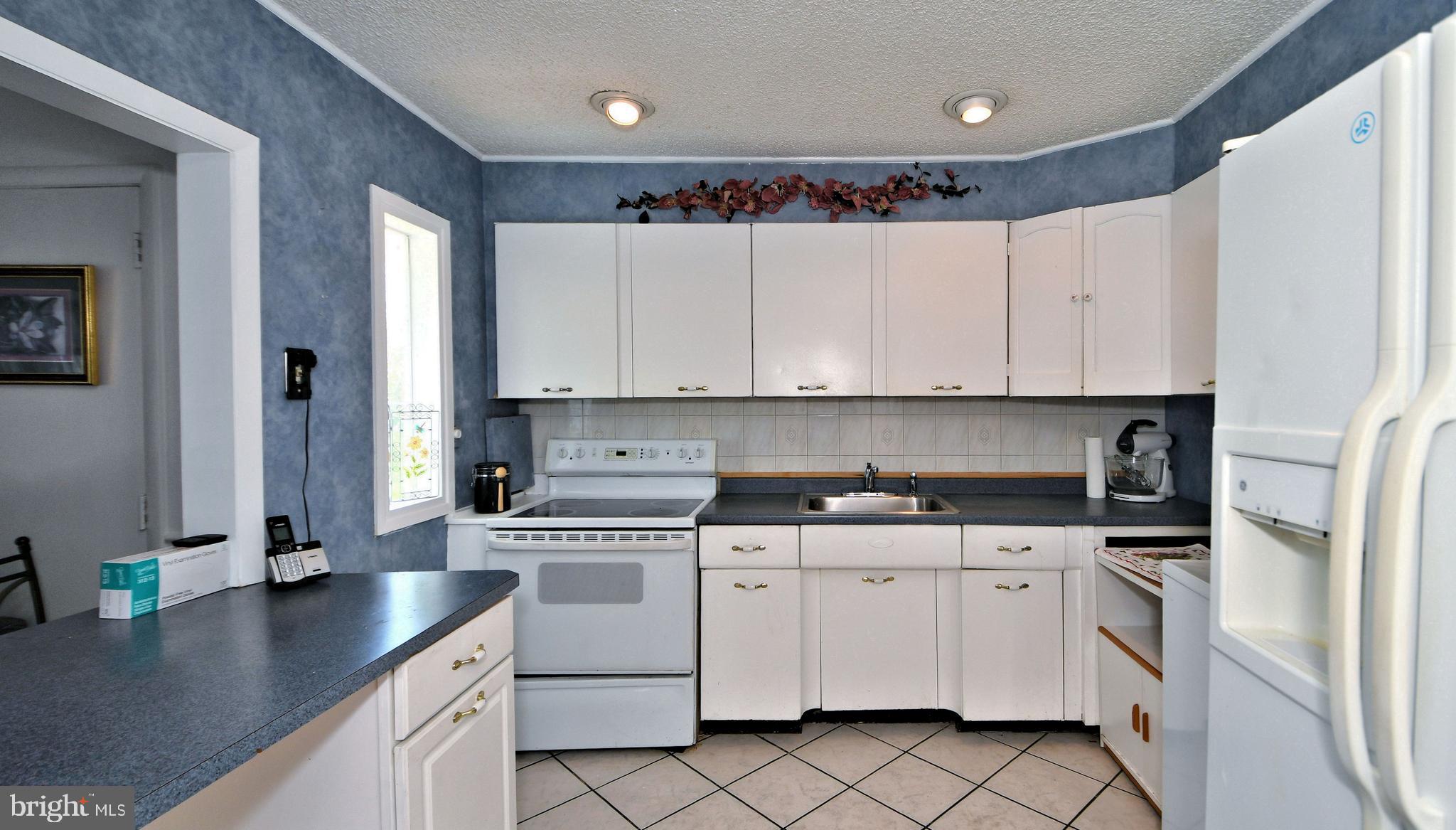 28 Calicobush Road Levittown, PA 19057 - Photo 13 of 37 Gallery Image 13