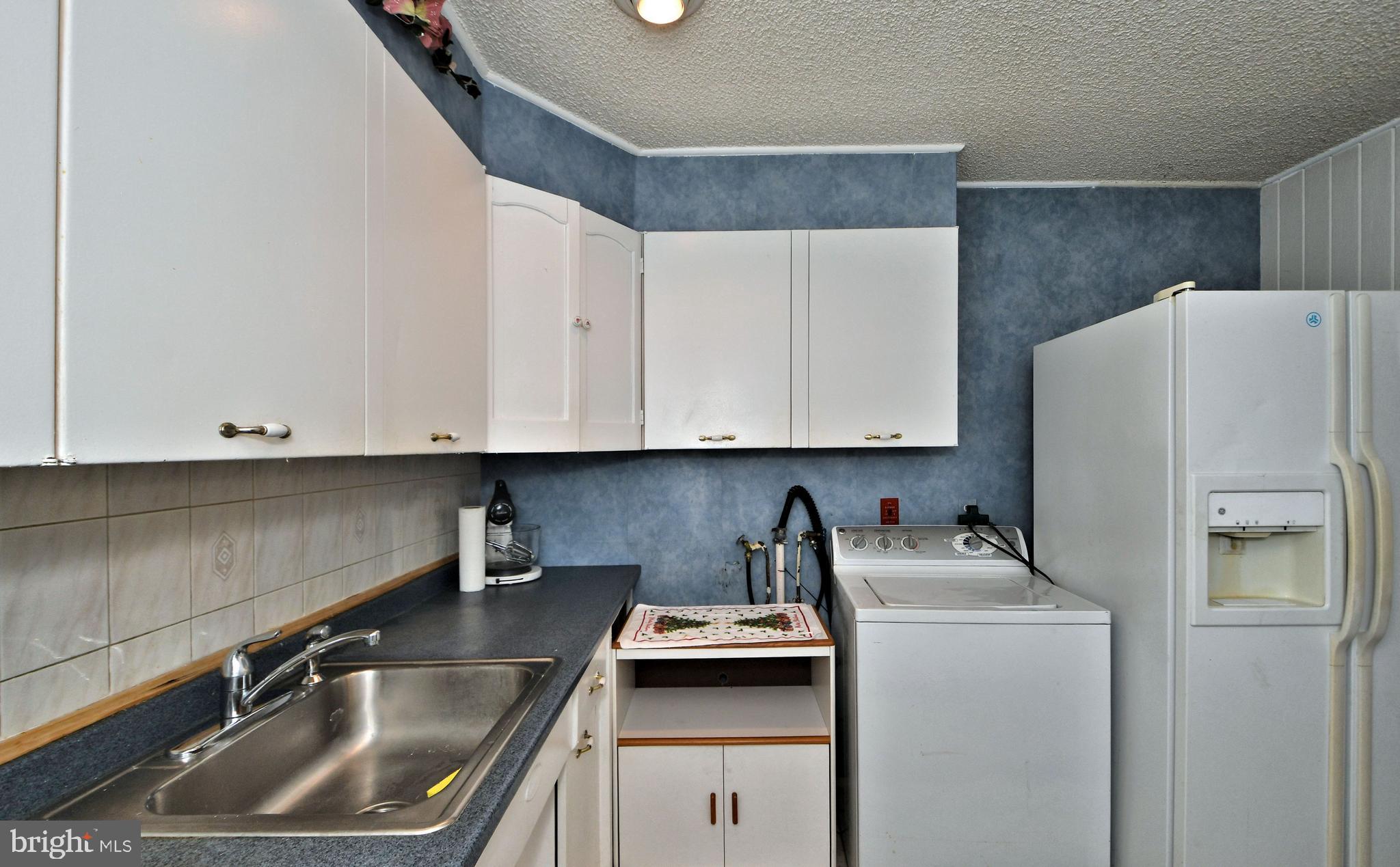 28 Calicobush Road Levittown, PA 19057 - Photo 16 of 37 Gallery Image 16