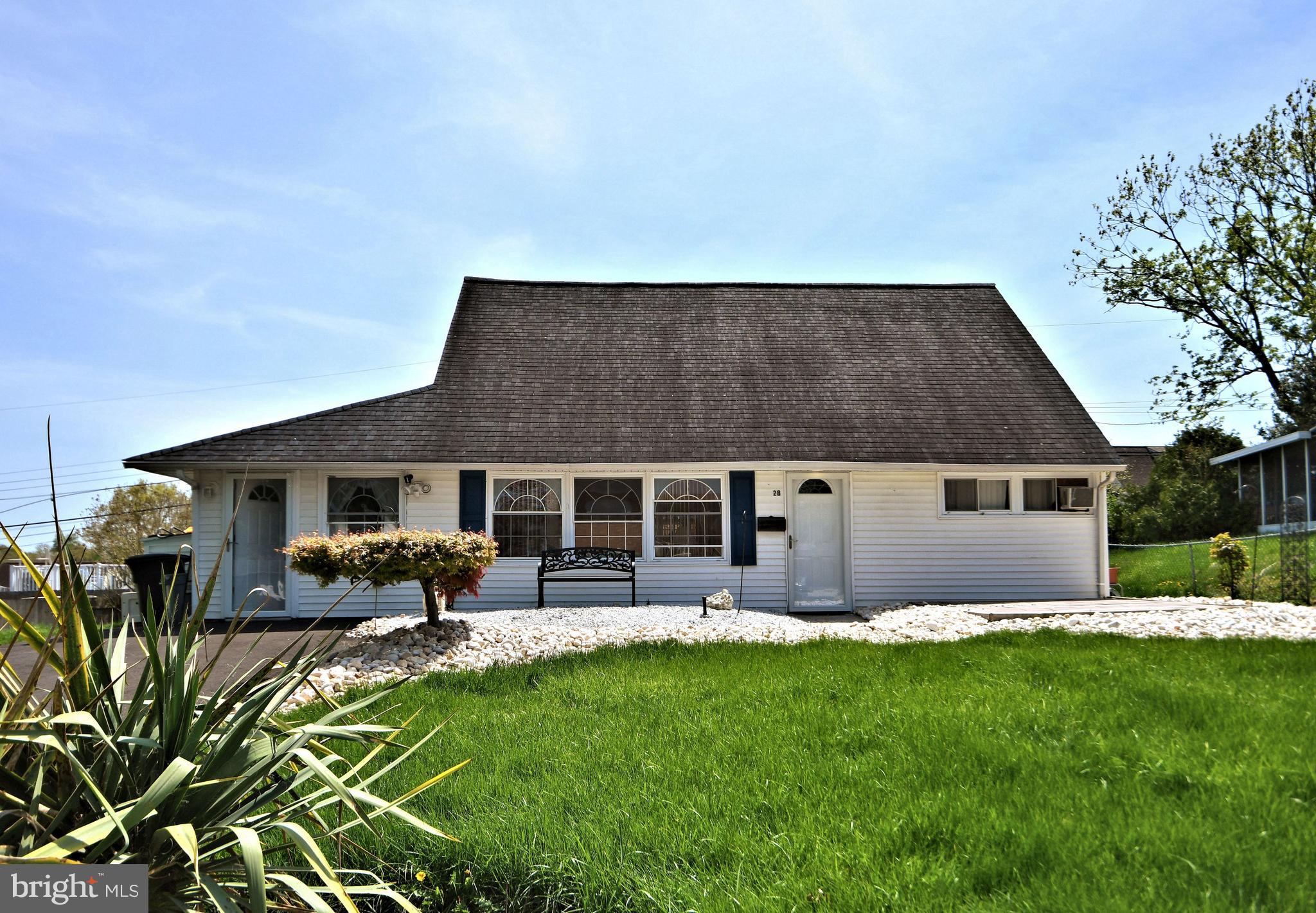28 Calicobush Road Levittown, PA 19057 - Photo 3 of 37 Gallery Image 3