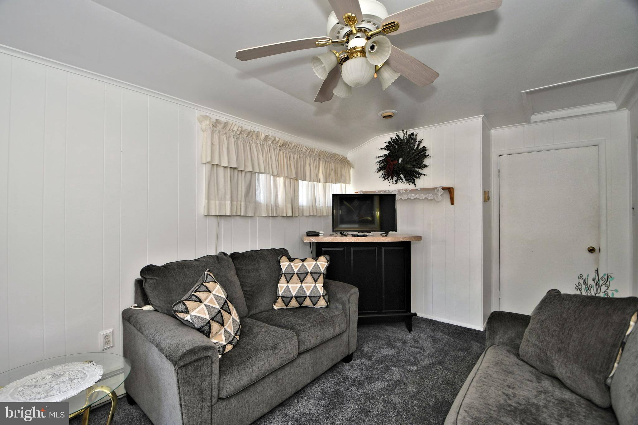 28 Calicobush Road Levittown, PA 19057 - Photo 24 of 37 Gallery Image 24