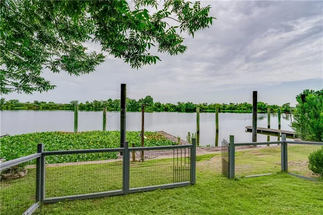 $1,695 | 3 Place Lafitte, Madisonville, LA 70447